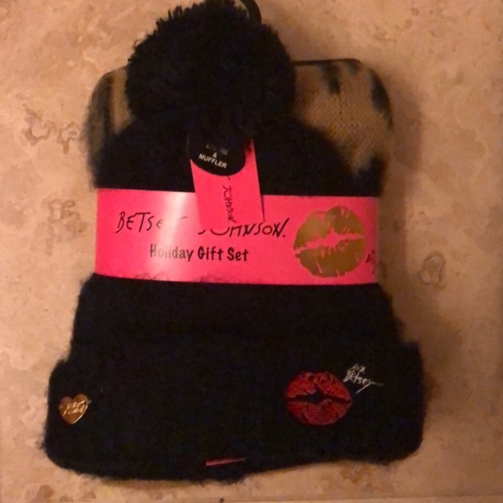 NWT Betsey Johnson scarf & beanie gift set